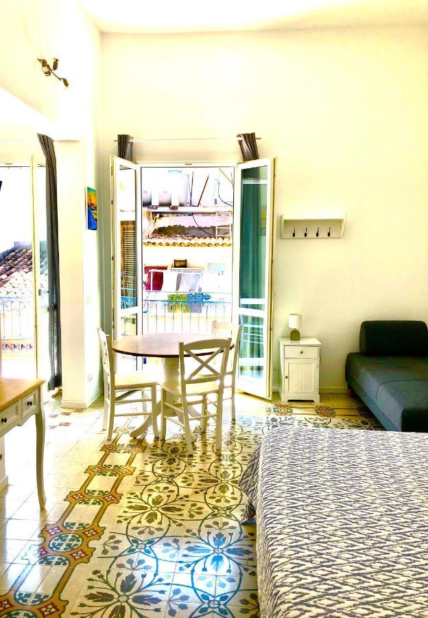 קאסטלמארה דל גולפו Casa Colore Loft מראה חיצוני תמונה